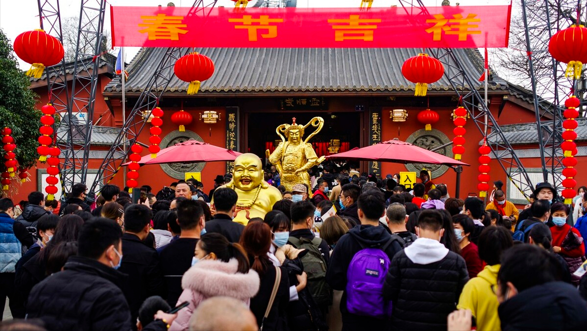 盘点全国10大求财最灵的寺庙，前仨歪果仁都喊真香，争着上头香