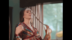 “绯红女巫”伊丽莎白奥尔森的魅力，可不止暴打奇异博士和光照会