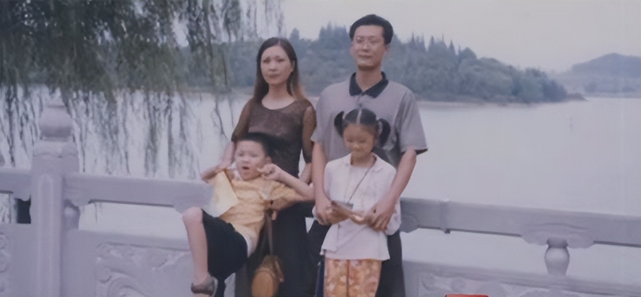 2011年，贺洲地税局长灭门案，一家四口凌晨丧命，情杀还是仇杀？