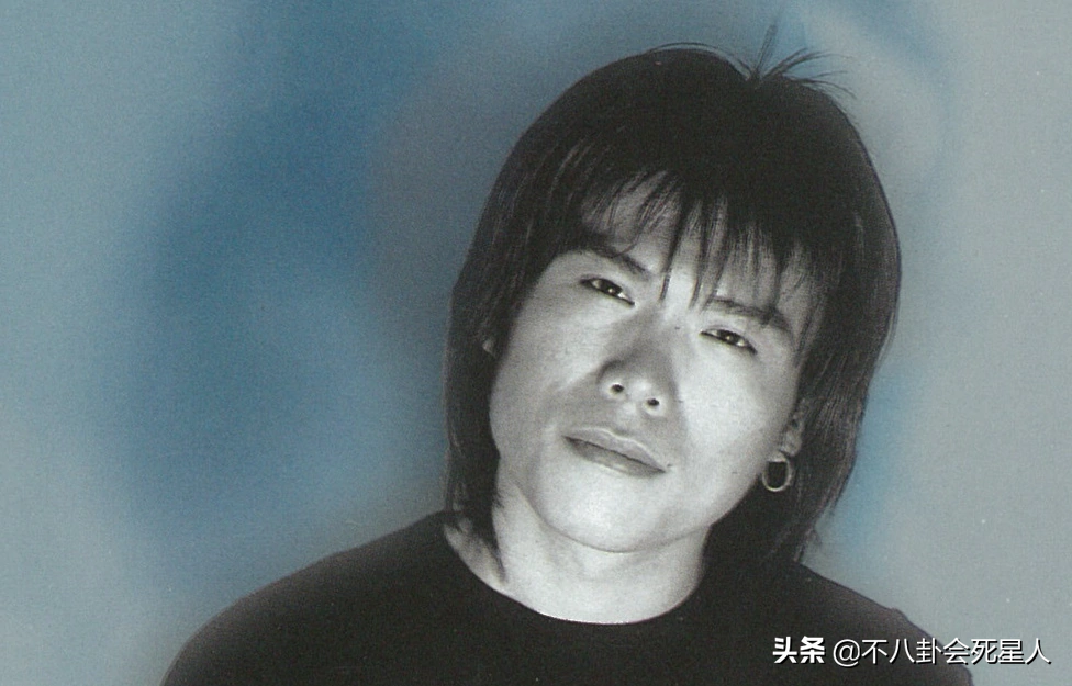 10位港台长发男星，郑伊健帅气逼人，伍佰气质狂放不羁