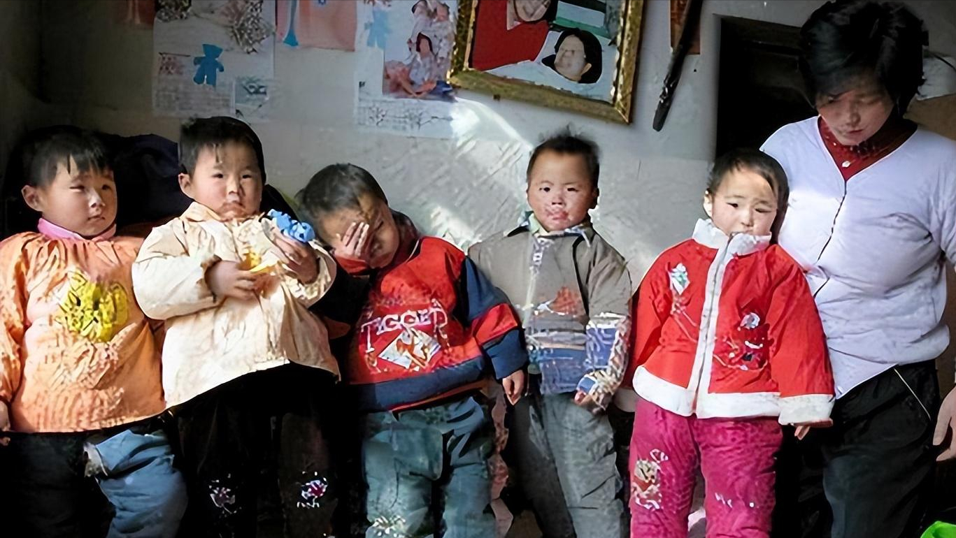 轰动一时的中国首例5胞胎：父亲因劳累过世，孩子们已考上大学