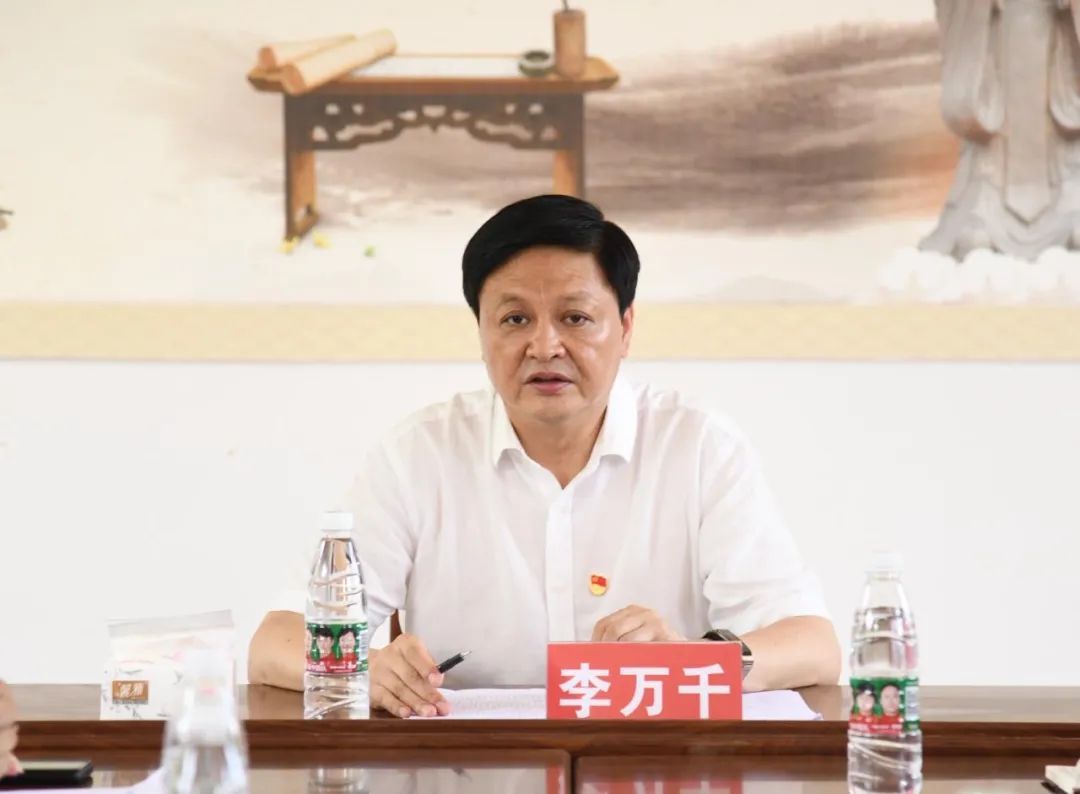 找准定位守初心 以实干实绩实效迎接党的二十大胜利召开 李万千深入帮扶联系村讲党课并调研乡村振兴工作
