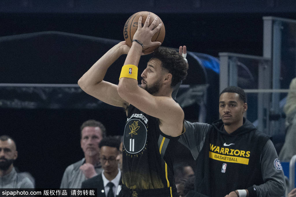 库里追梦格林雕像图片（当大家纷纷开始效仿库里时 他却不像自己了）