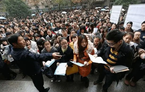 “谁给你的勇气”？公务员晒“辞职信”后，让体制内的人羡慕不已