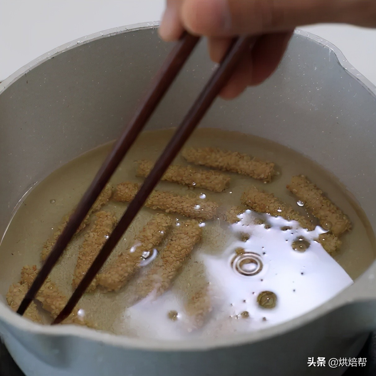 老式江米条做法！家庭简单配方，不用熬糖浆，口感酥松比买的好吃