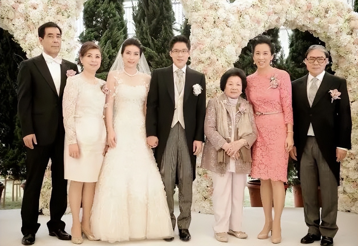 霍启刚:八年追妻路,32岁如愿以偿,结婚11年妻子仍是他的骄傲