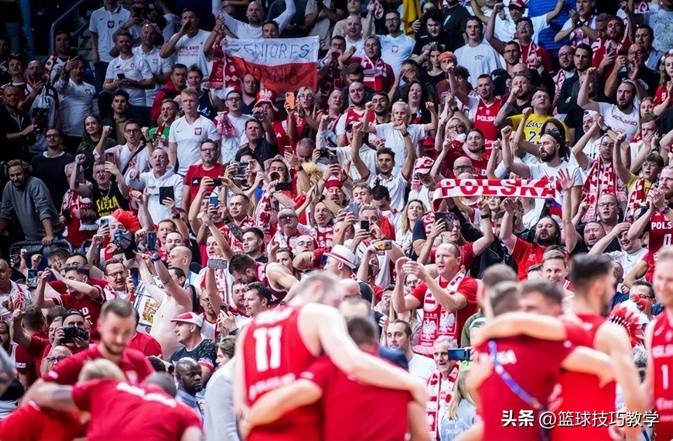 波兰爆冷战胜东契奇率领的斯洛文尼亚男篮，51年首次进欧锦赛四强