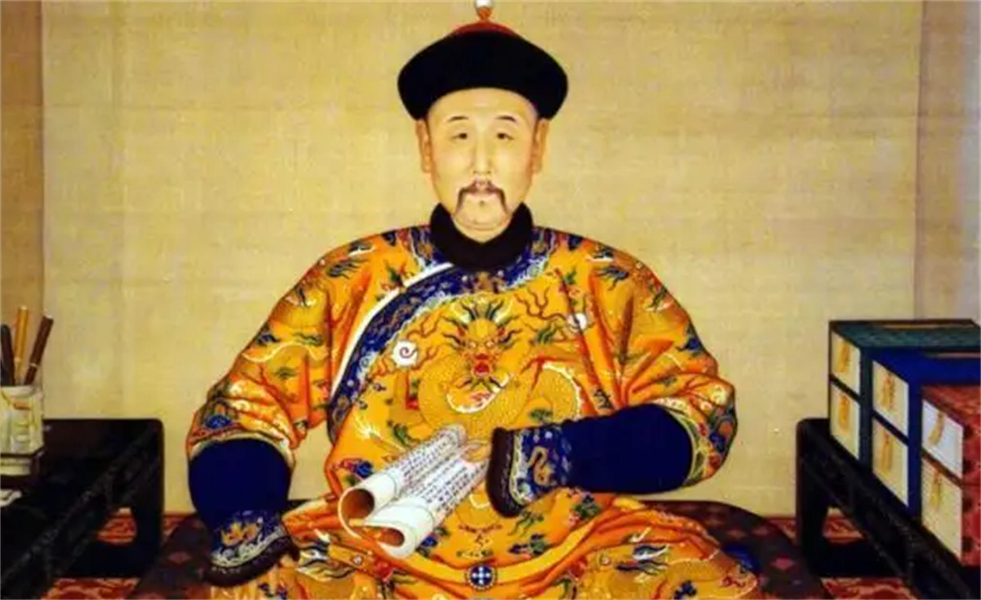 泰山上的“虫二”两字，让日本学者困惑十年，郭沫若却轻松解答