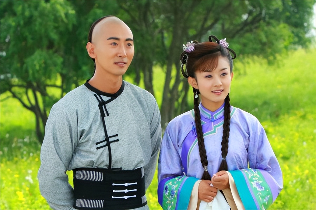 《新还珠》尔泰喜欢小燕子吗?或许是把她当妹妹看,塞娅才是官配