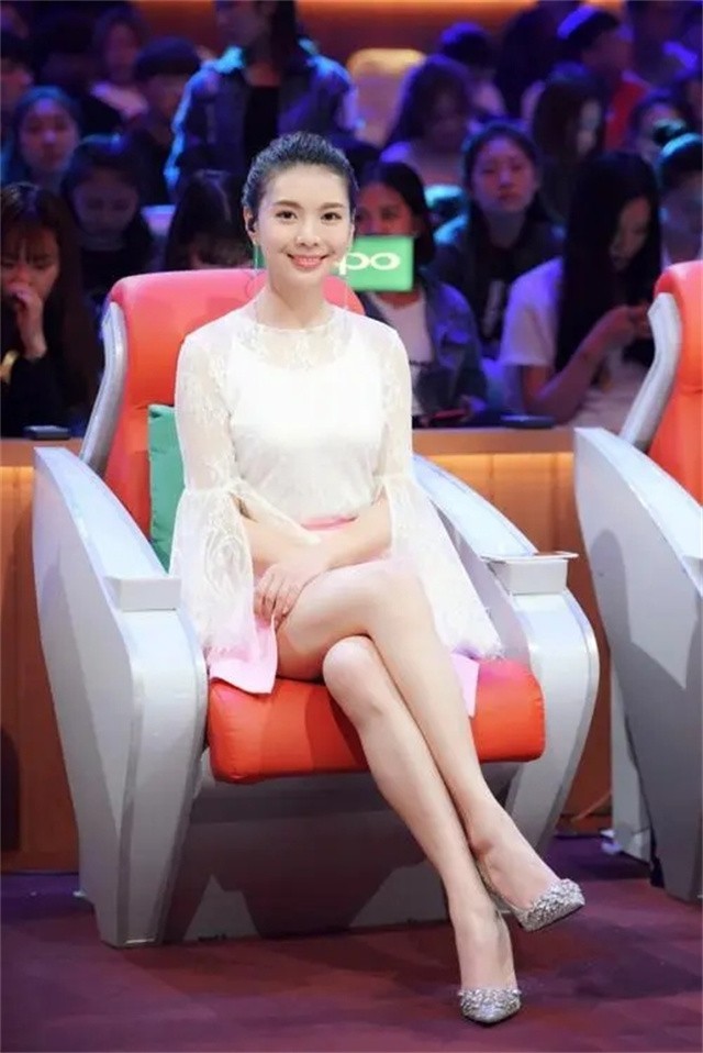 还记得主持人栗坤吗？如今她的近况如何？