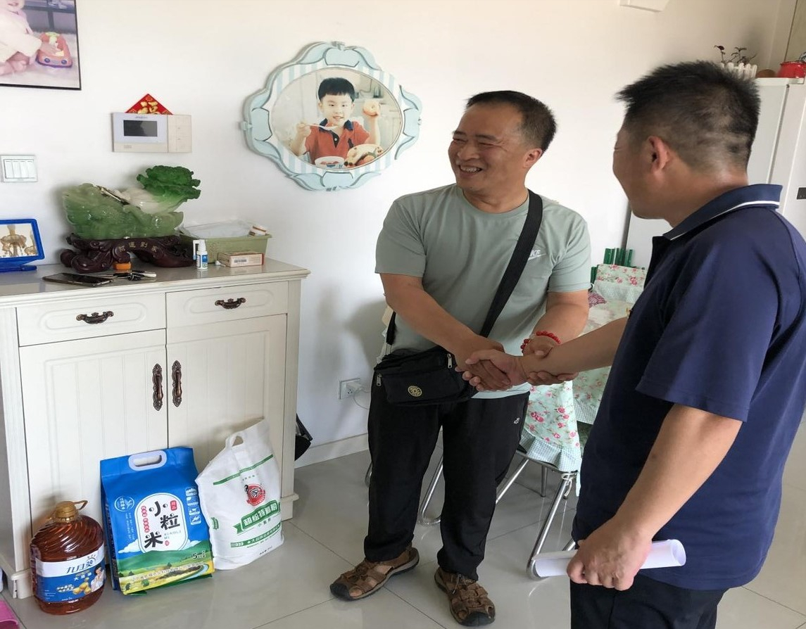 铁岭市佳丰北郡社区联合银州区医疗保障局开展党日活动