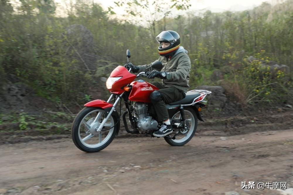 外观经典的通路车,新大洲本田cbf150u动态解析