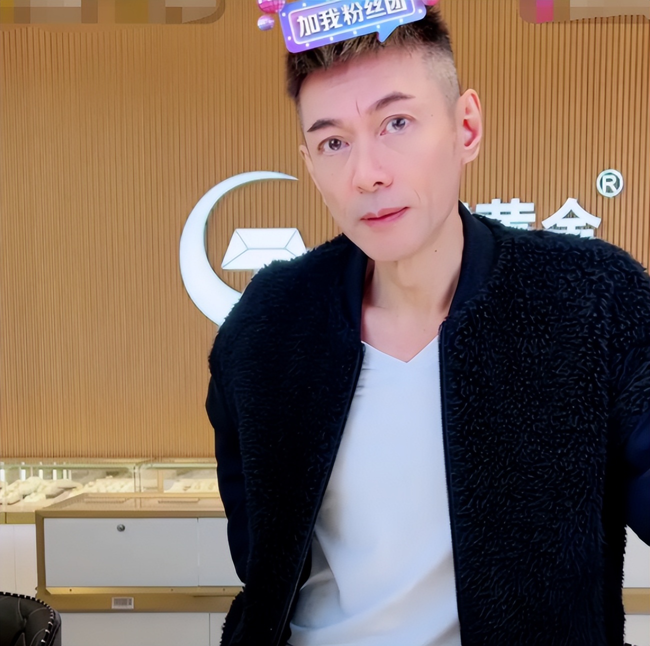 红得快，沉得也快，这7位“风光不再”的港星，如今有人露了原形