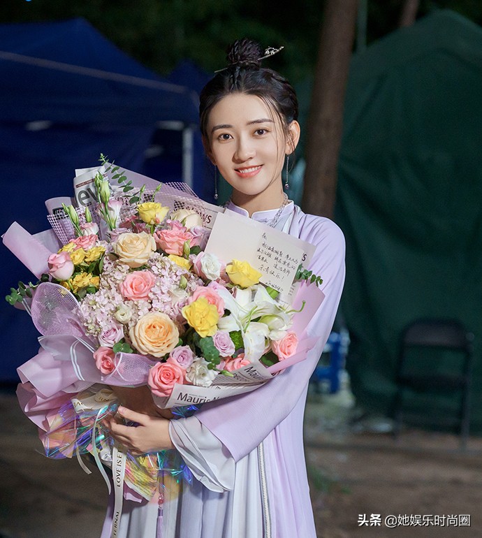 秦俊杰带来一部金庸武侠剧，化身少年英雄，坐拥两大实力女神