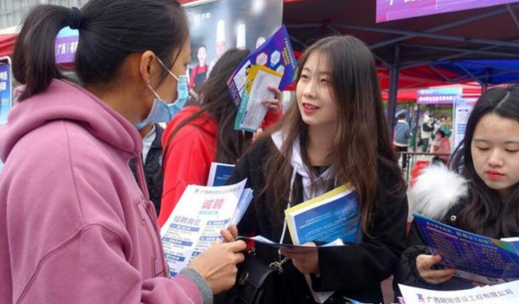 “末流985”VS“顶级211”谁更强？过来人：两财一贸比兰大高50分