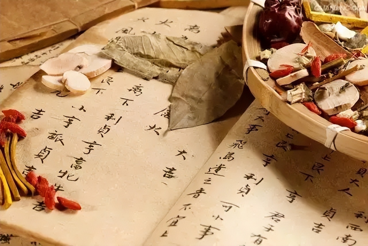 中医专长与助理医师不冲突，可以都考