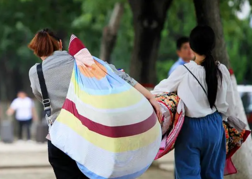 “选大学要远离家乡”，俞敏洪提出报考建议，大学生却有不同想法