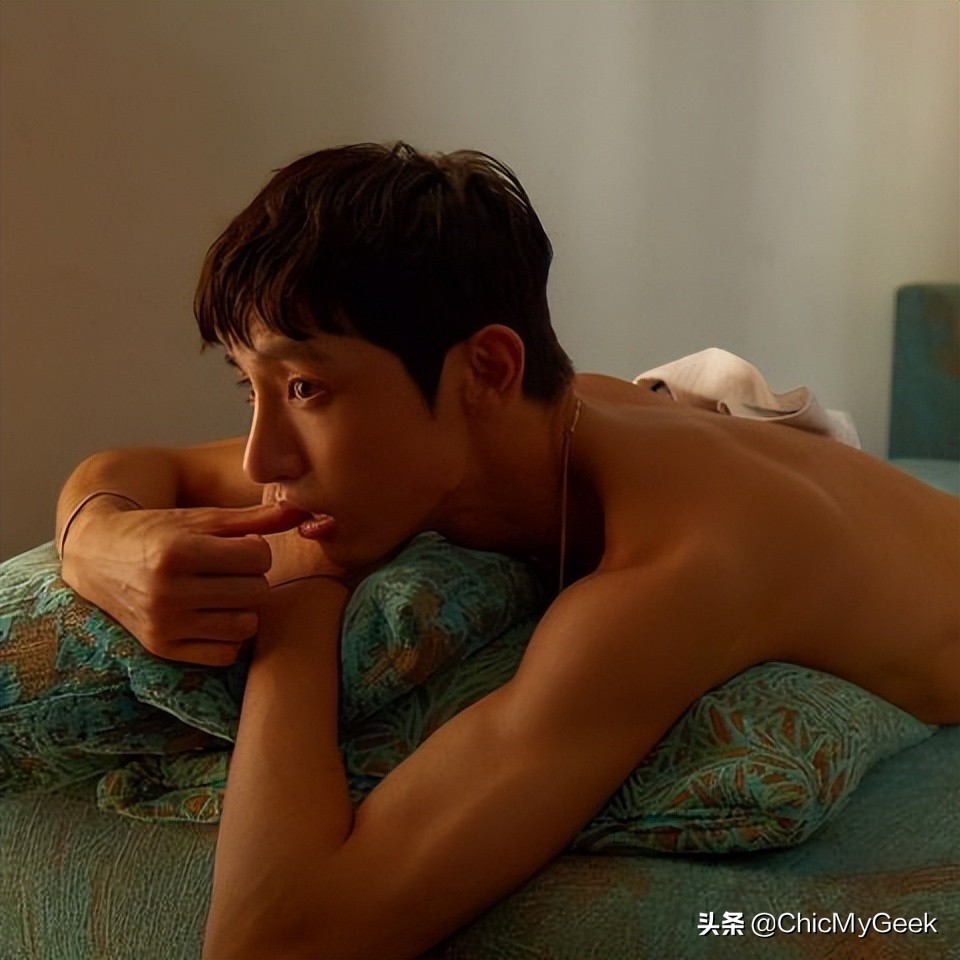 李洙赫是韩国最早进军国际圈的模特之一,在圈内与金英光,金宇彬,洪