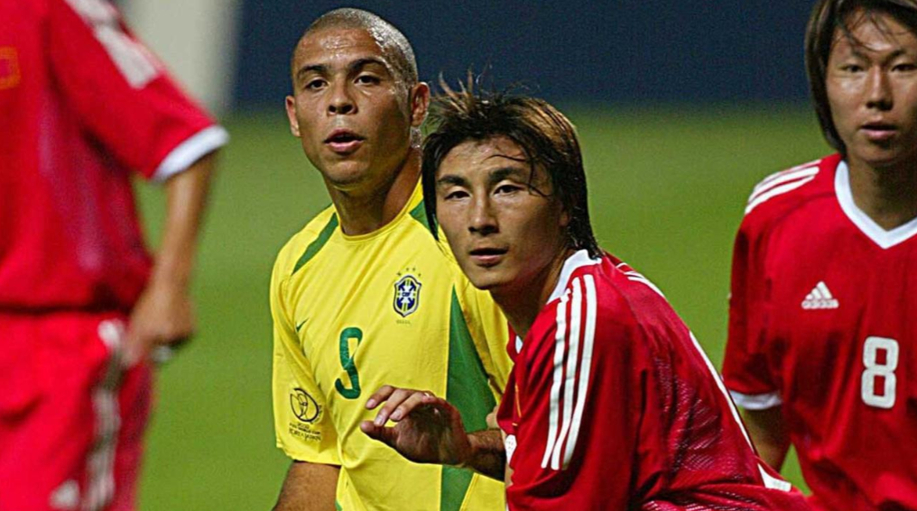 中國男足進世界杯是哪一年教練（2002年韓日世界杯，國足踢進世界杯背后真相，一球未進也光榮）