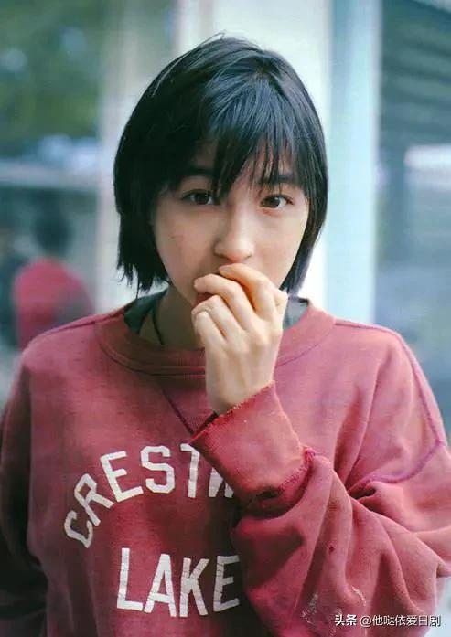 41岁的广末凉子拍摄时尚杂志，永远年轻，永远让人心动