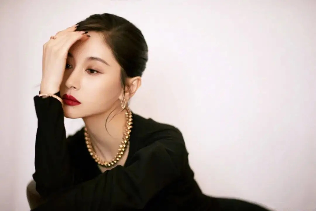 长着一张“高挑脸”，实际不到1米6的五大女星，最低的1米53