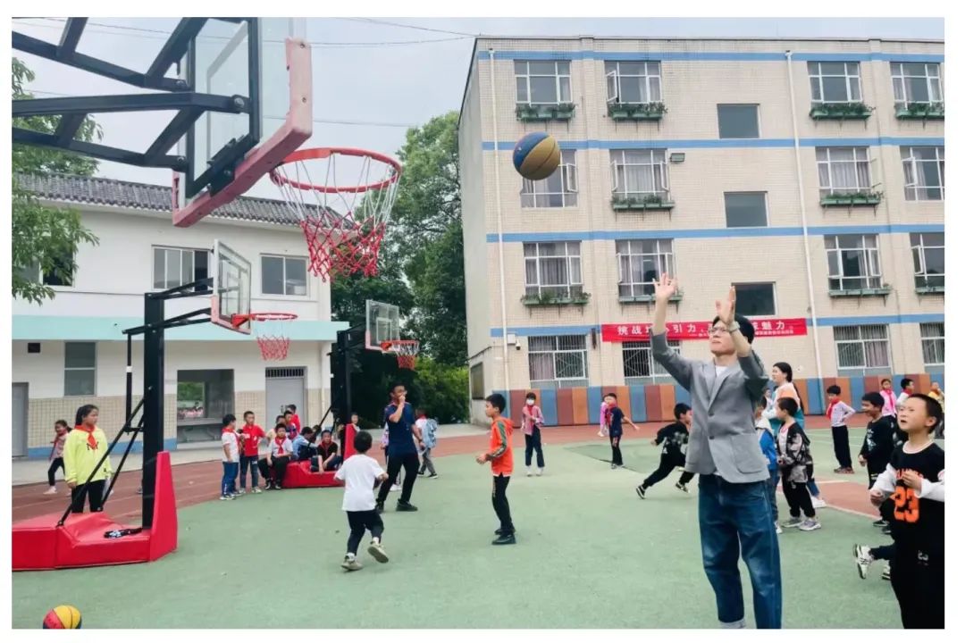 四川天府新区大林小学开展校园篮球班级联赛系列活动