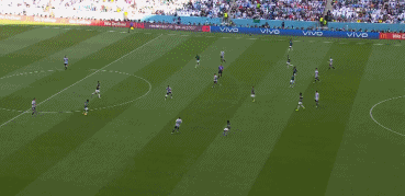足球世界杯视频回放（世界杯疯狂13分钟！梅西一脸无奈：阿根廷被连吹3球，4-0踢成1-0）