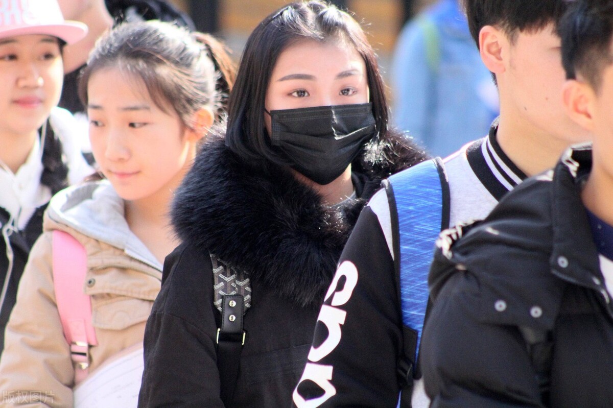 低分也可以上北京郑州的五所院校，艺术类招生专业及录取分数线？