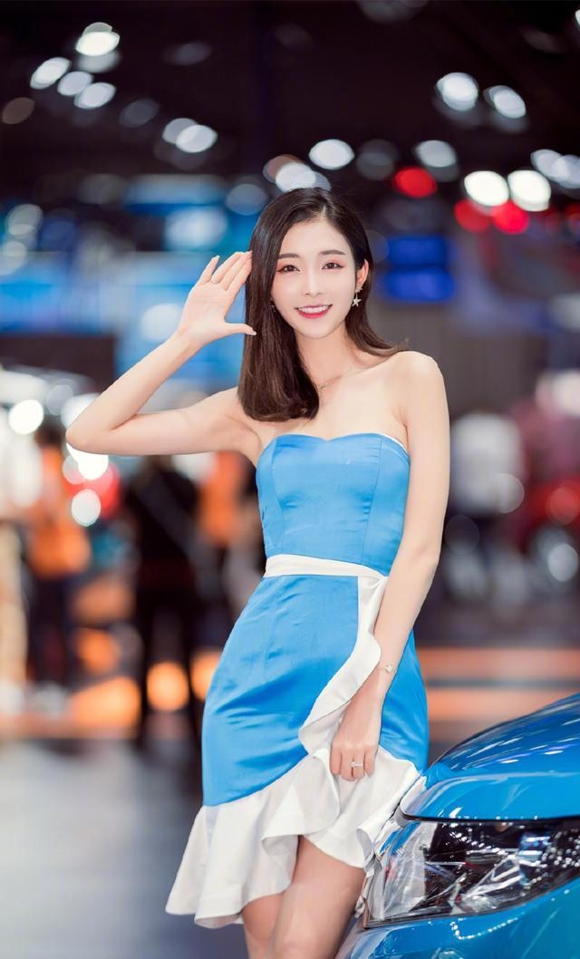 青春靓丽美女车模