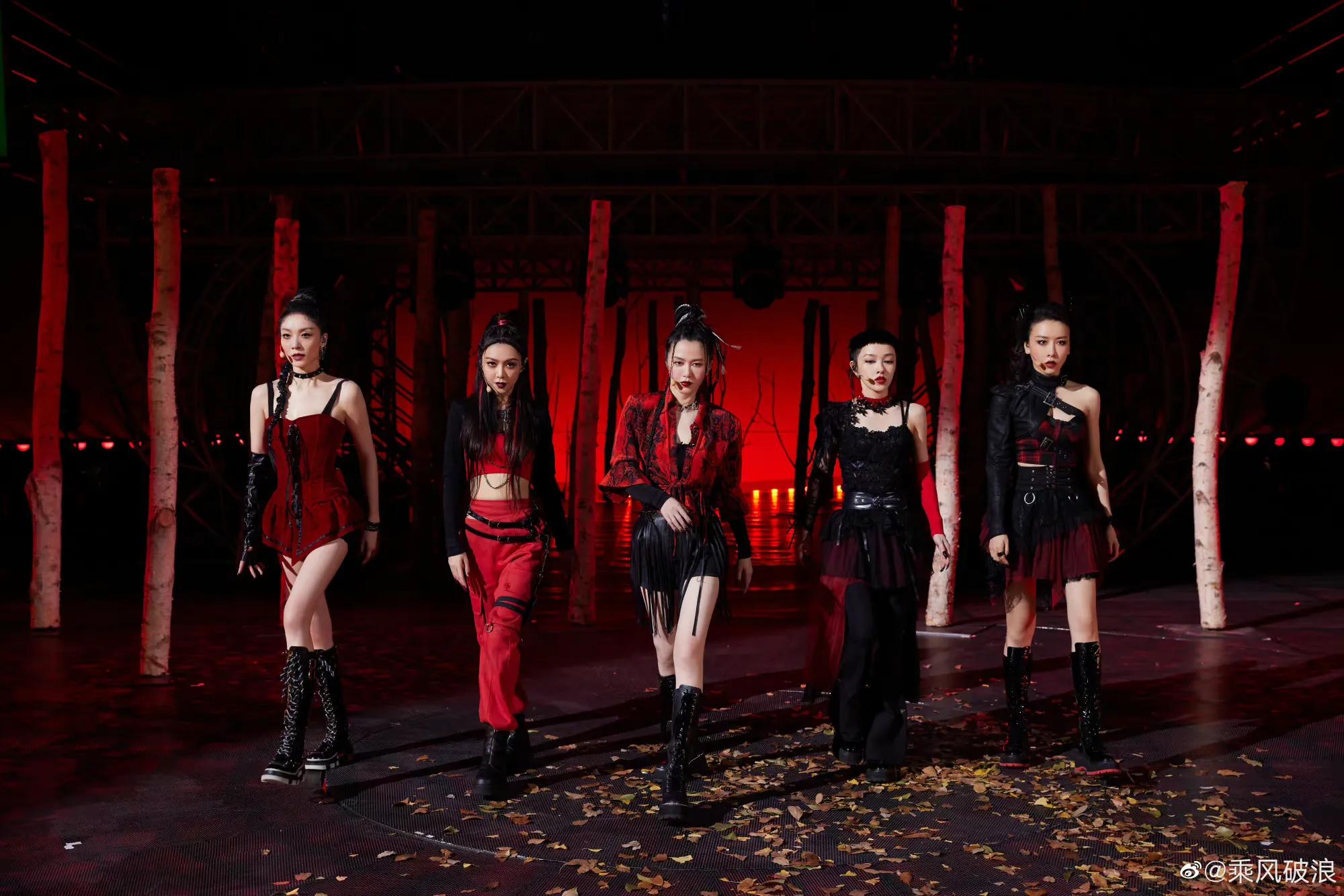 《乘风破浪的姐姐3》三公结束，但舞台缺少的是什么？