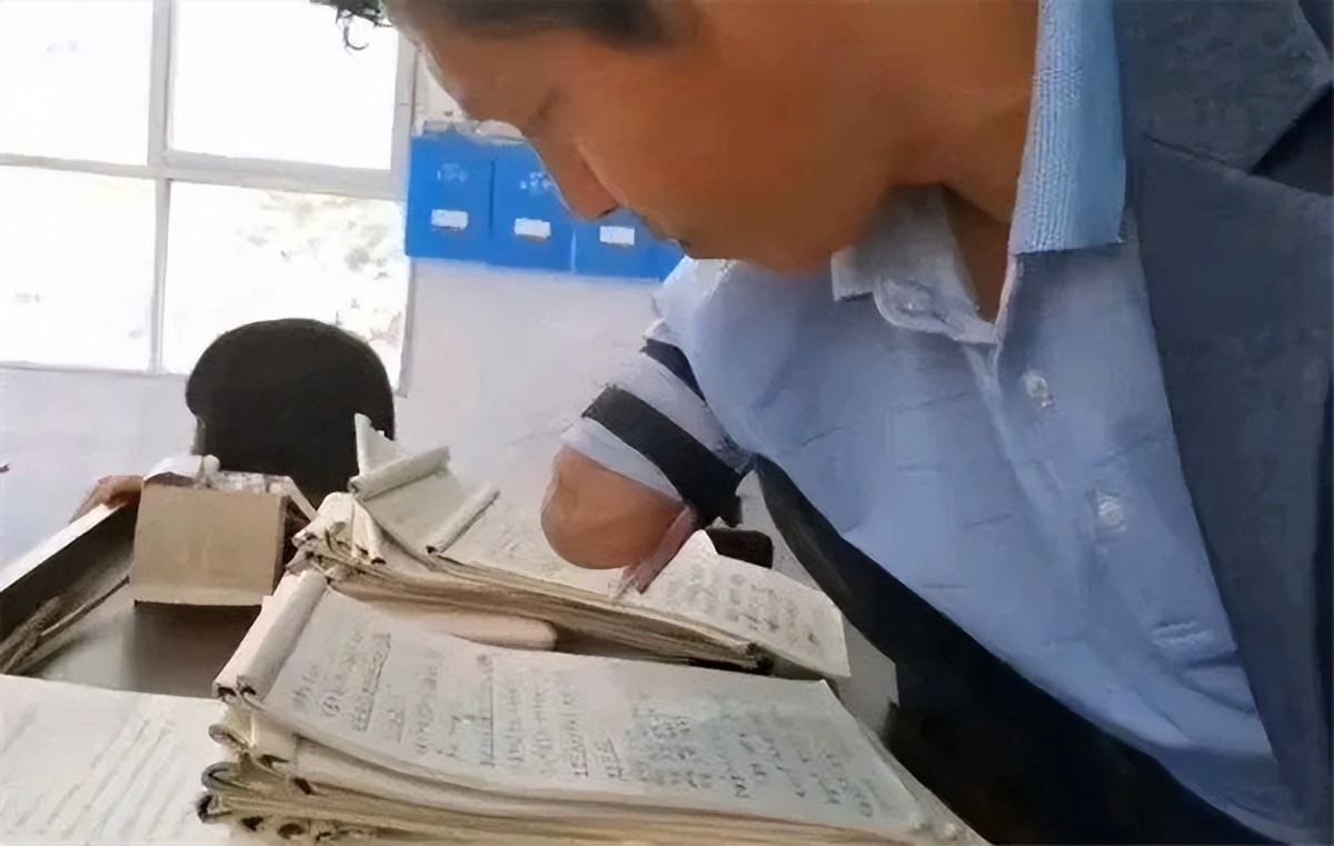 乡村无臂老师江声发：代课18年无法转正，肢体残疾不应该是障碍