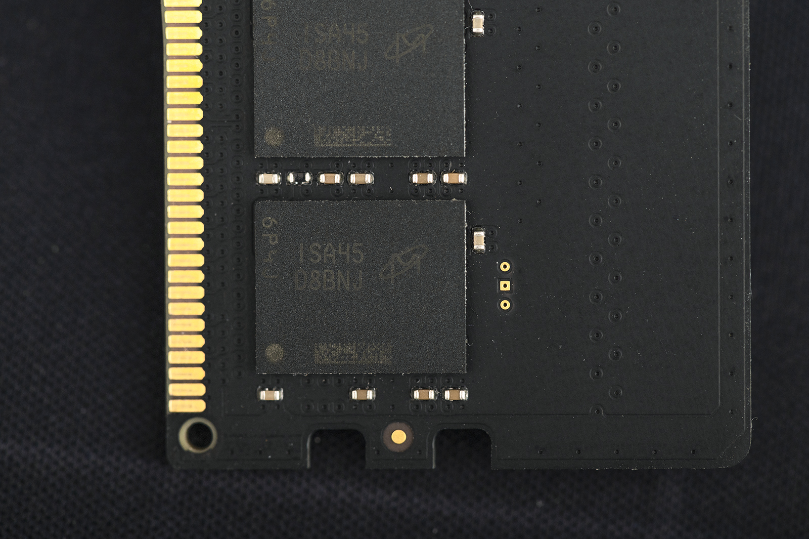 将高性能释放为生产力，高带宽DDR5带飞十二代酷睿平台