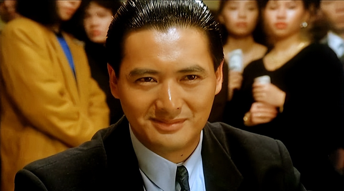 1980年,周润发在民国剧《上海滩》中饰演许文强,一炮而红.