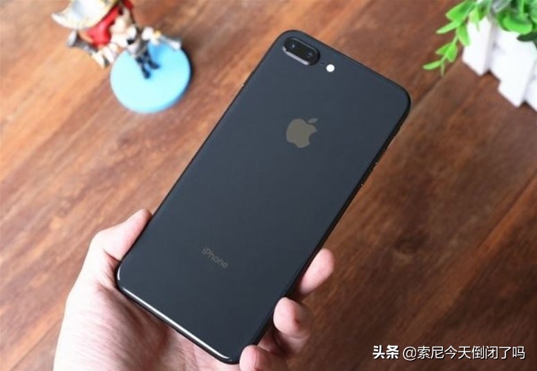 iPhone8P升级iOS15.6b5，续航和流畅度可以说是完美了，强烈推荐