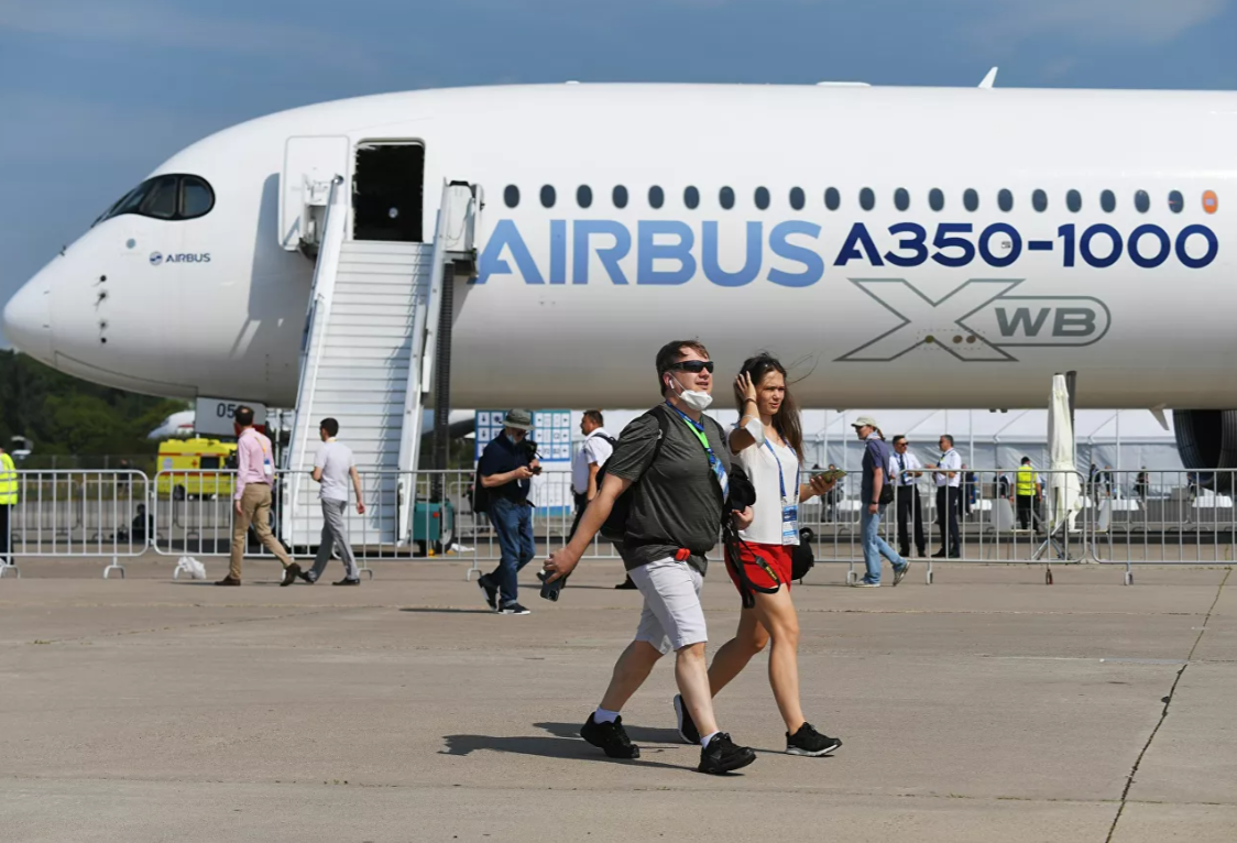 俄罗斯航空业遭受制裁 世界主要飞机制造商停止供应零件和服务