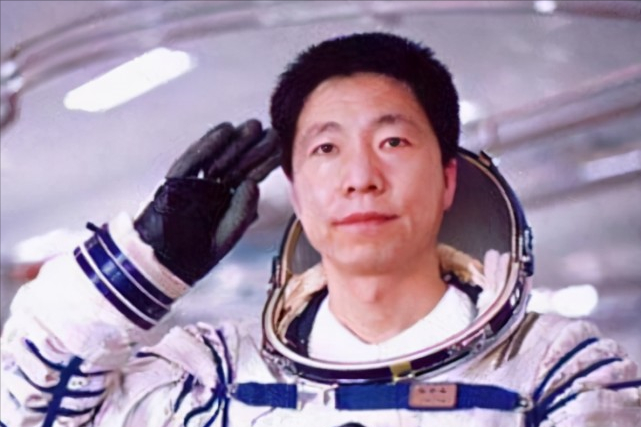 杨利伟在太空听到“敲门声”，科研人员努力13年，找到原因了吗？