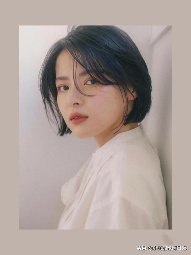 圆脸适合的短发烫发型(圆脸适合的短发烫发型女) - 盾灵网