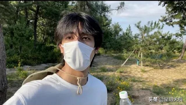 宋威龙晒九宫格随拍分享生活碎片 骑单车赏晚霞