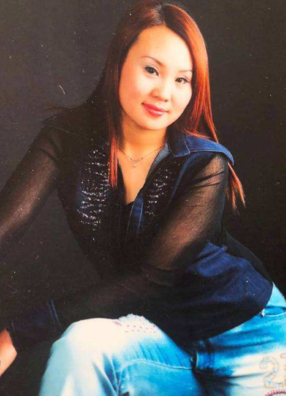 为了能迎娶李琳的芳心,王小利决定辞去长春和平大戏院的工作.