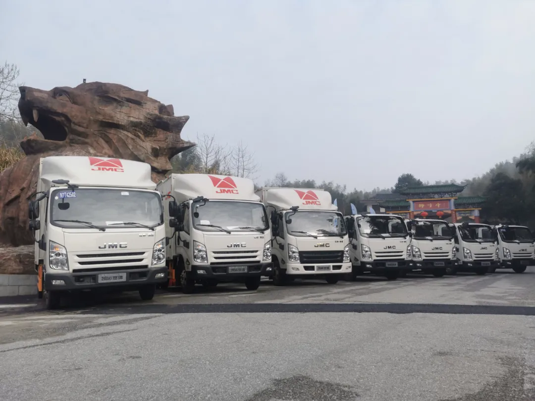 江铃全新一代腾豹2.5L发动机来了!合规蓝牌,都升级了哪些亮点?