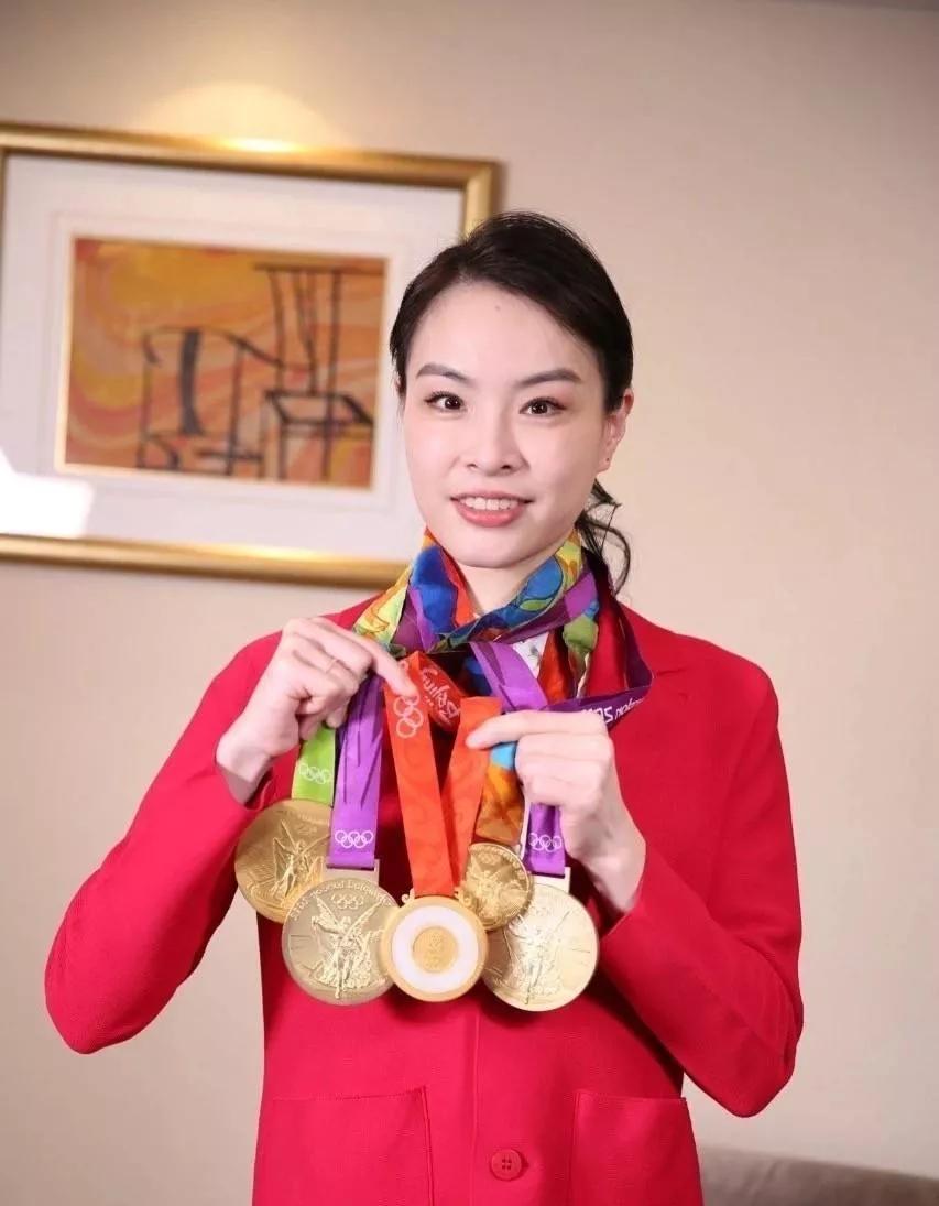 2008年冬奥会首枚金牌（北京冬奥开幕，中国奥运史十佳运动员，刘翔王濛郎平李宁入选）