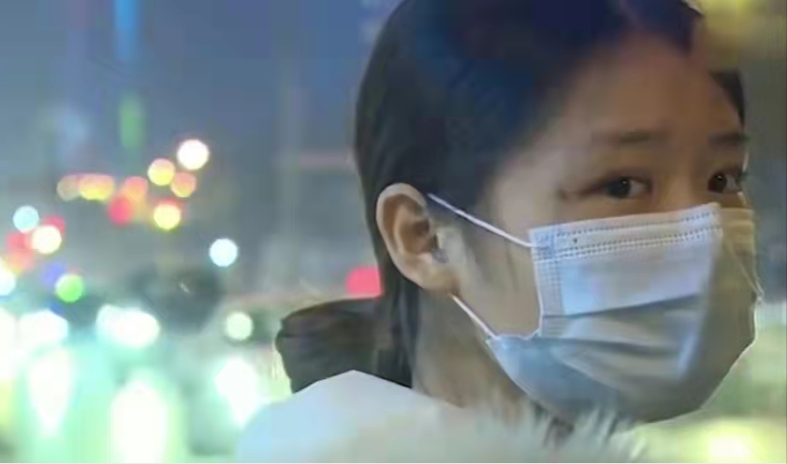 “网红”艾小雨：女大学生直播遇45岁大叔，4个月后两人发生关系