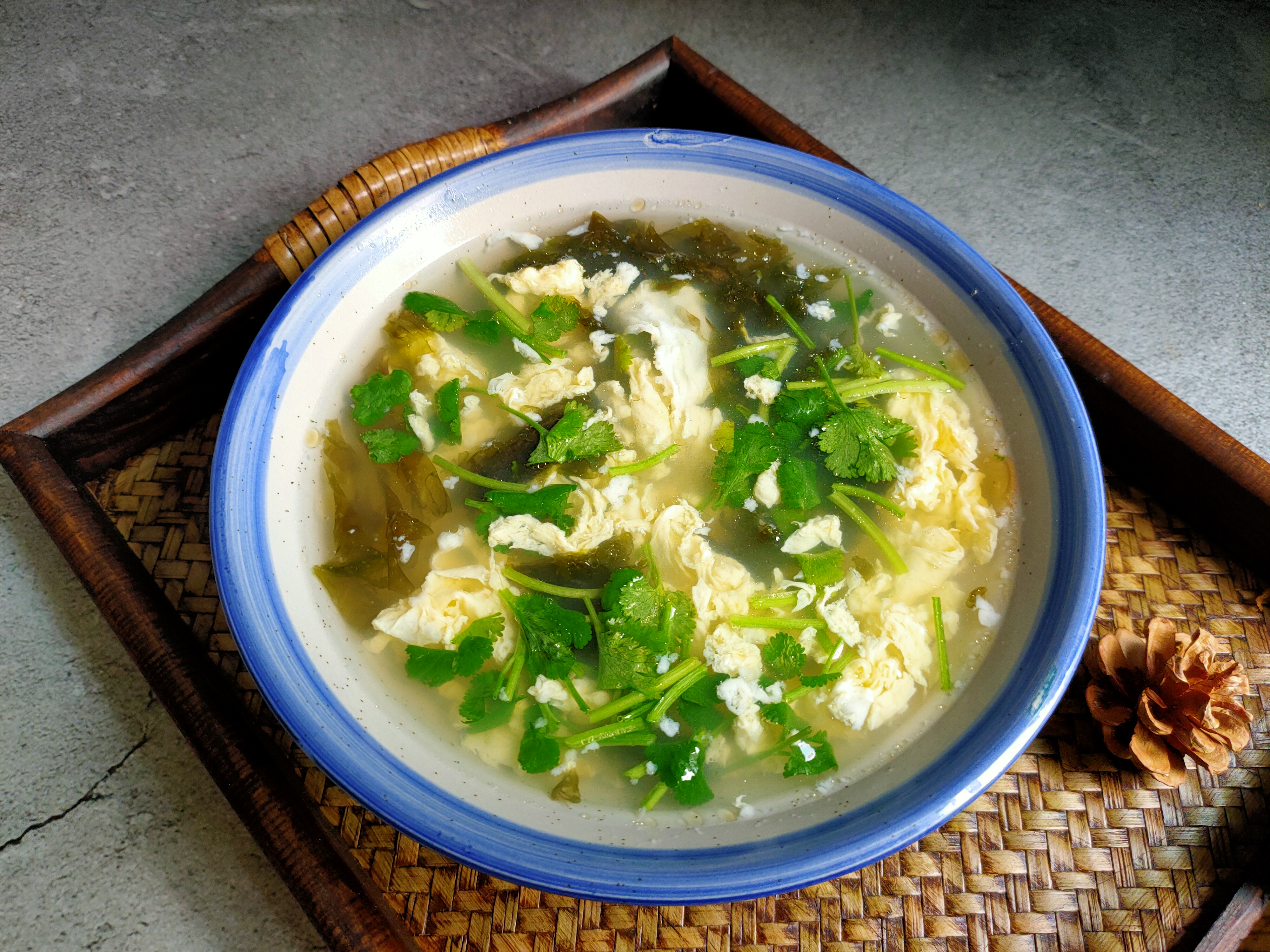 紫菜雞蛋湯(紫菜雞蛋湯的功效與作用)-愛妻自媒體