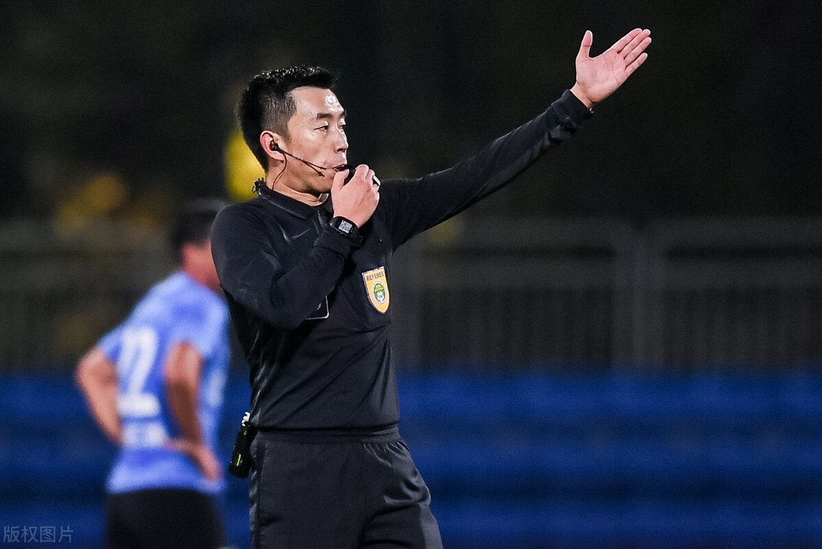 足球比赛一共有几个裁判(中超联赛裁判名单出炉,申请评议不得人身攻击