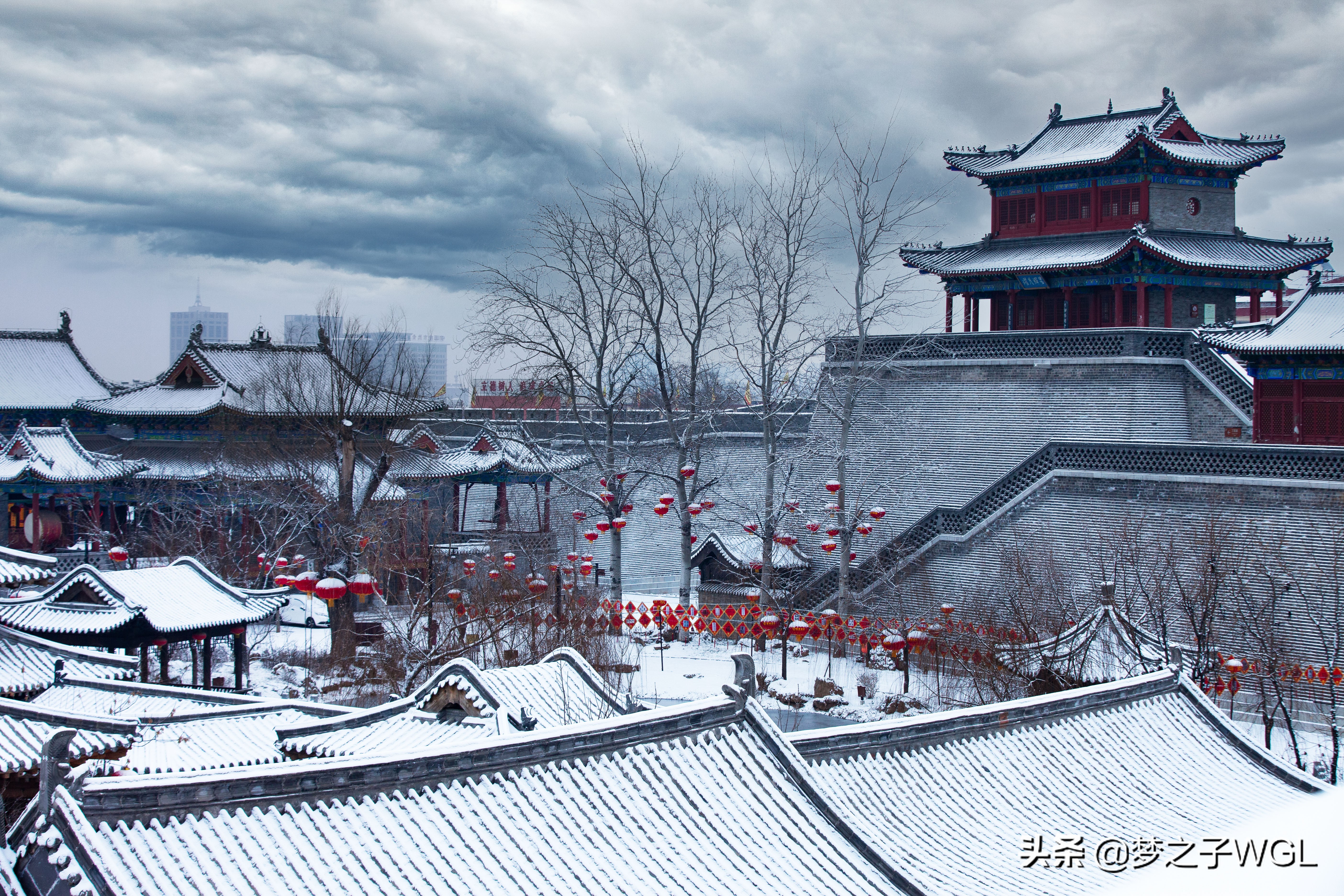 赏一场飘雪，念一座古城