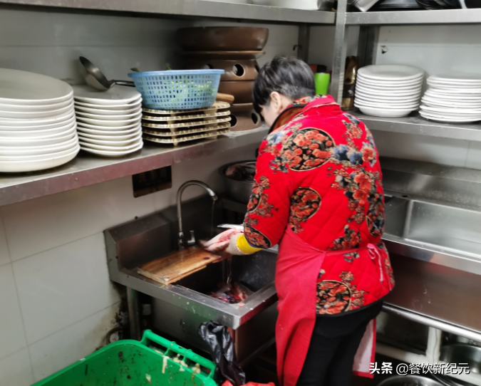 招聘洗碗工（餐饮年底用工荒再现）