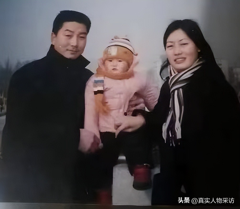 我离婚后独自带娃，女儿4岁托给邻居照顾，晚上去厕所，人间蒸发