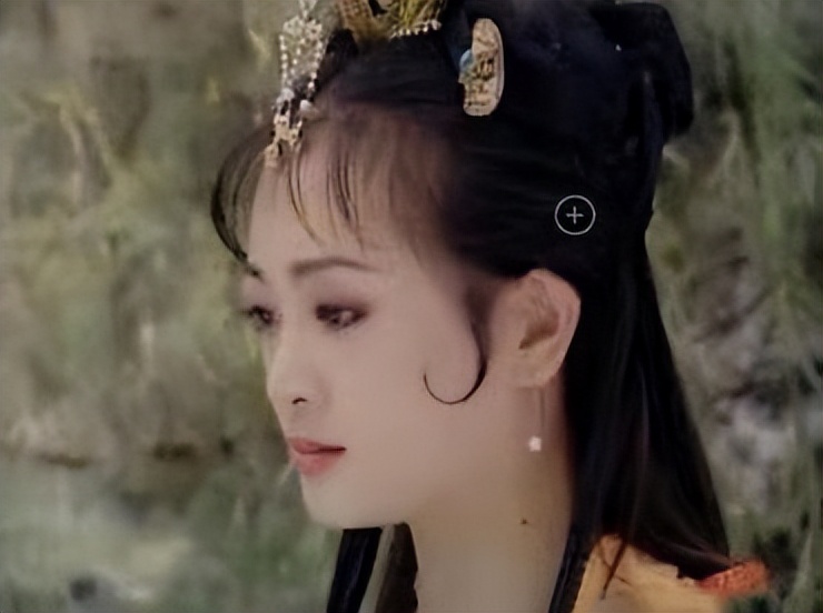 “尖嘴猴腮”别硬演公主，这8位女星告诉你，什么才叫金枝玉叶