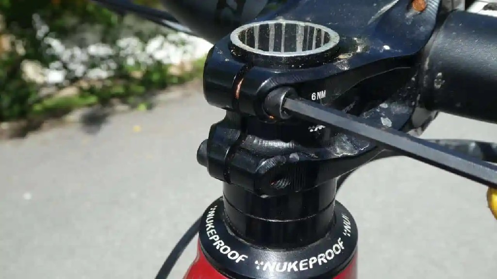 赛车龙头怎么升高(自行车车把高度怎么调整?「附图」)