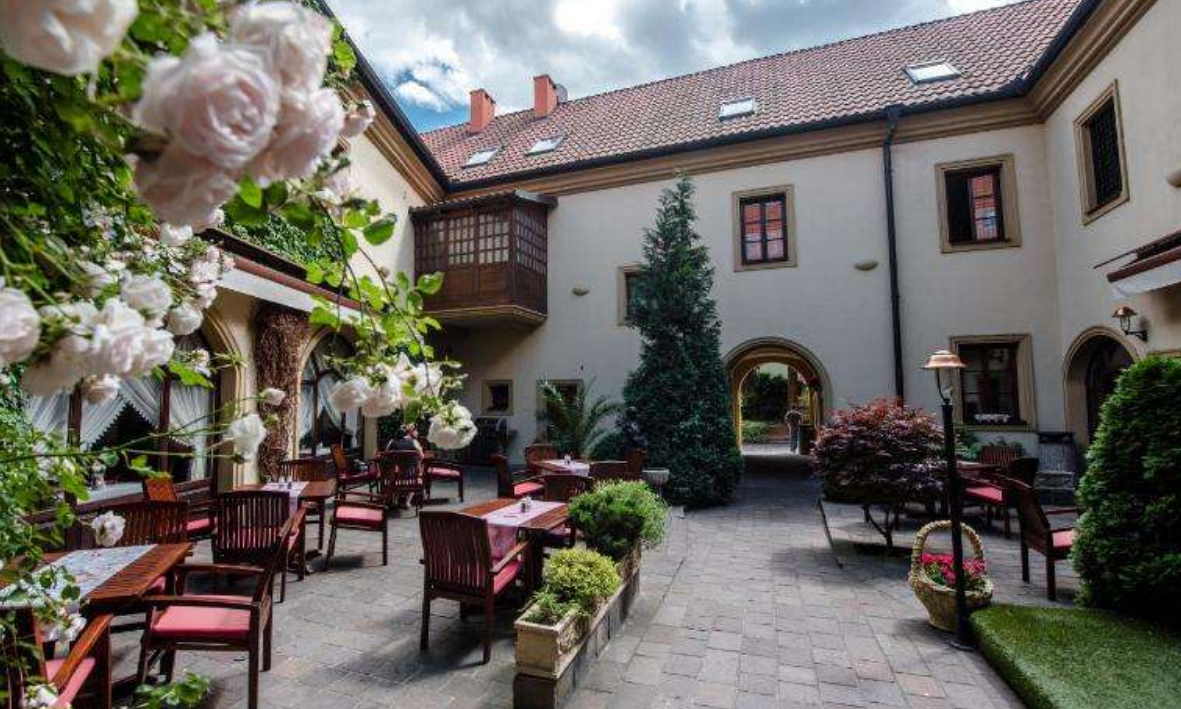 土耳其恶魔：洗脑上千女性做情人，藏6.9万颗避孕药，被判1075年